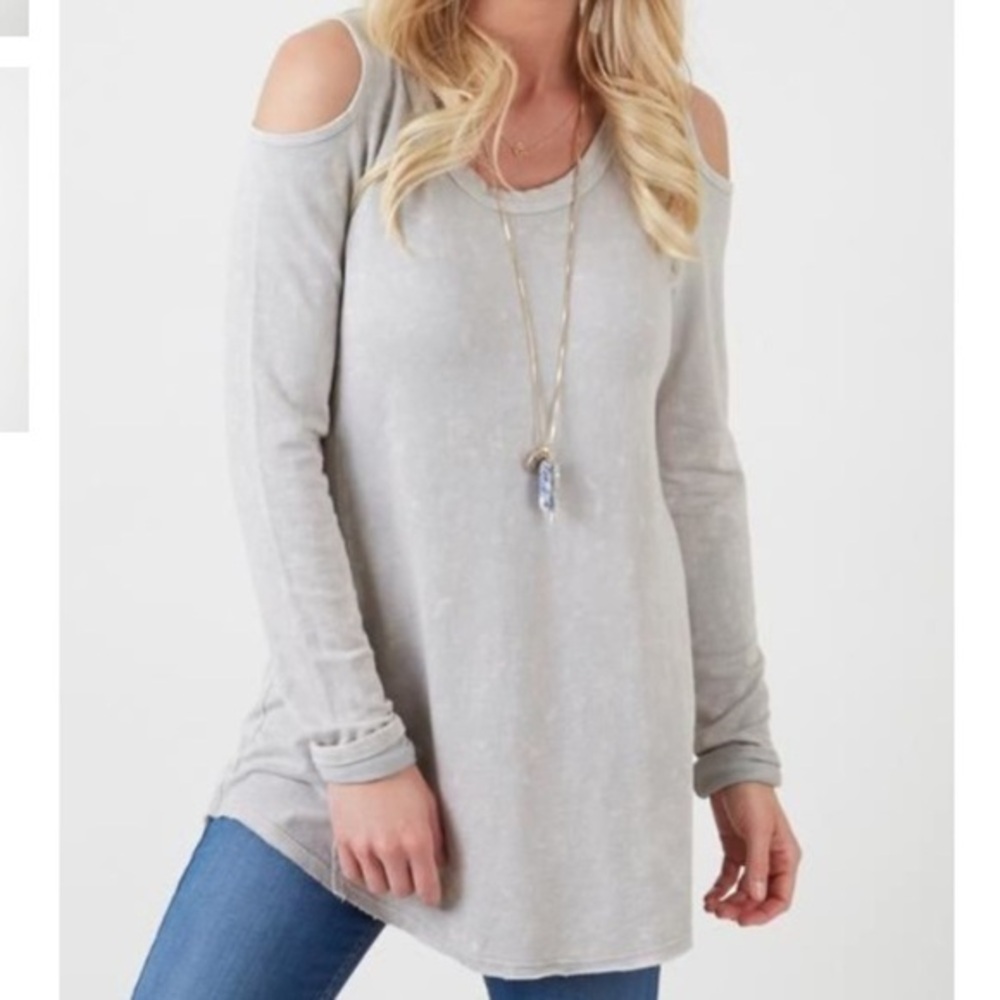 EVEREVE BRAEVE cold shoulder long sleeve sweater off the shoulder good c…